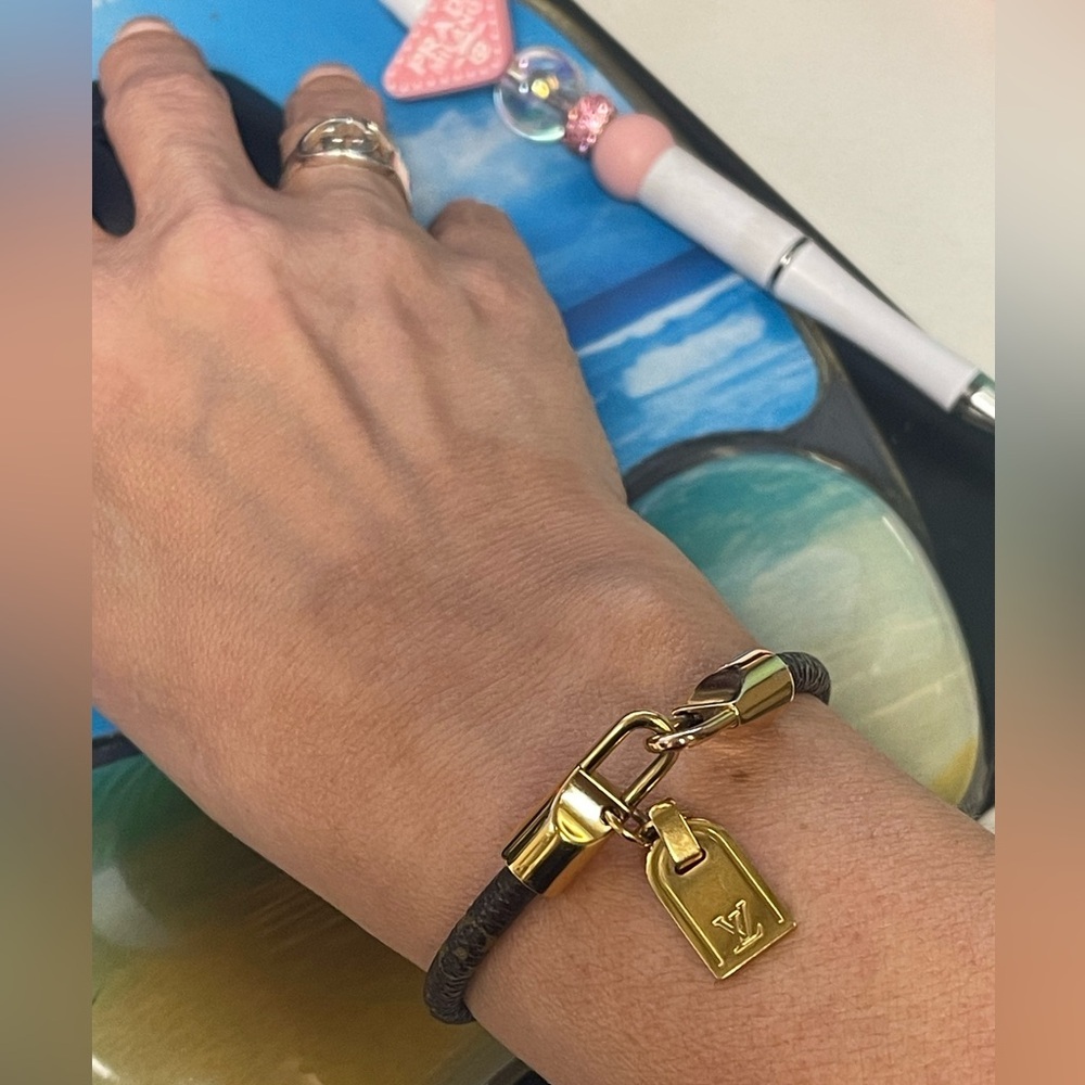 LOUIS VUITTON Nano Monogram Charm Bracelet⭐️W/DUST BAG⭐️💯 AuThENTiC - Picture 5 of 11